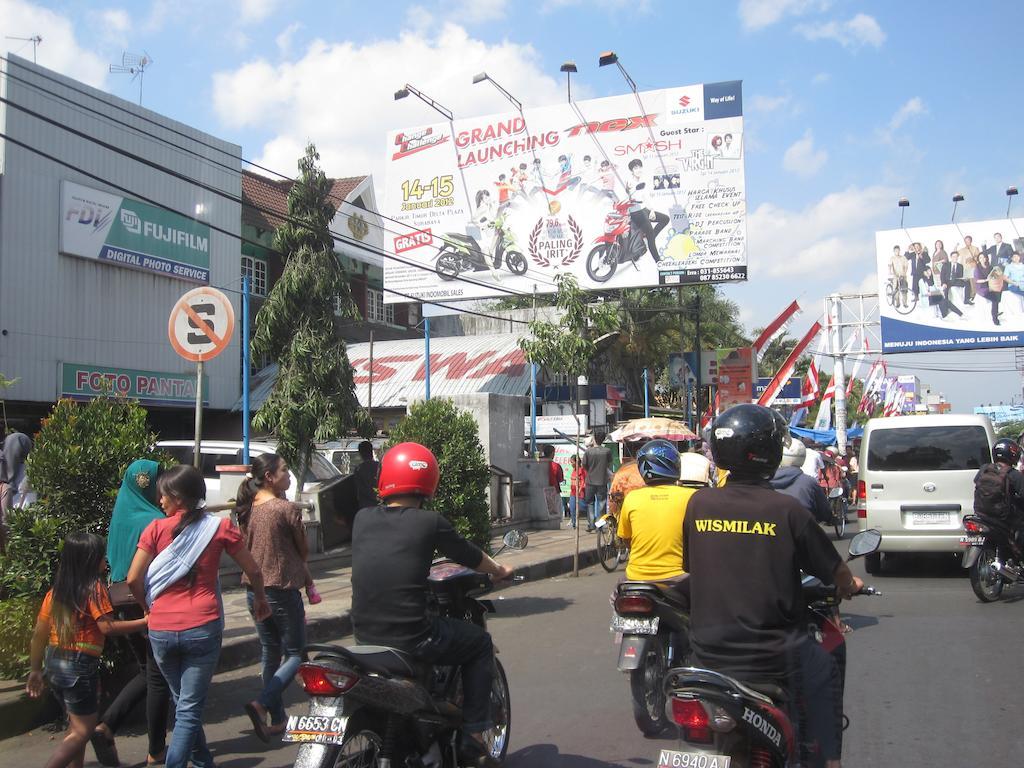Hotel Santosa Malang Exterior foto
