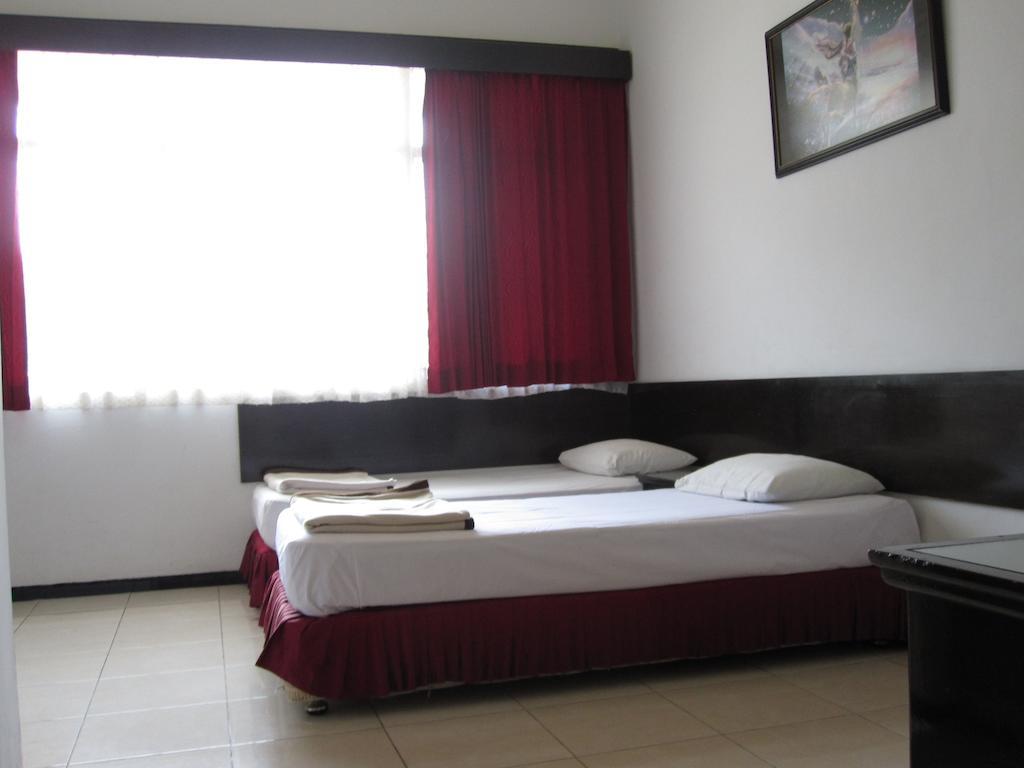 Hotel Santosa Malang Cameră foto