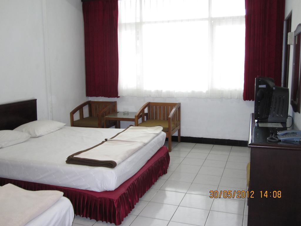 Hotel Santosa Malang Cameră foto